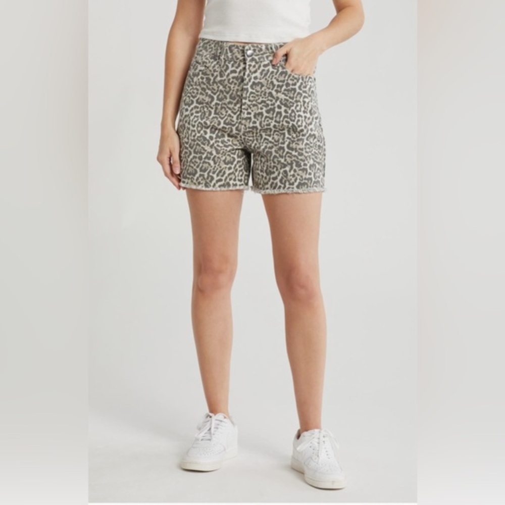 NEW…Vigoss Ace Cheetah Cut Off Shorts